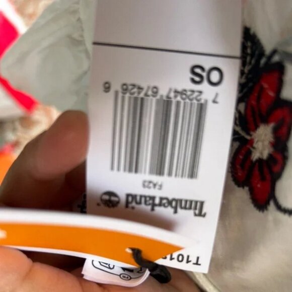 Timberland wheat colored buffalo plaid scarf - Picture 7 of 8